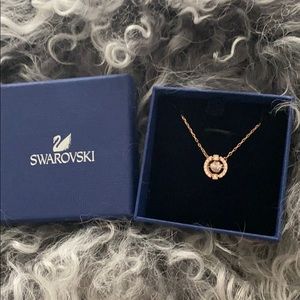 Swarovski Necklace 🎁
